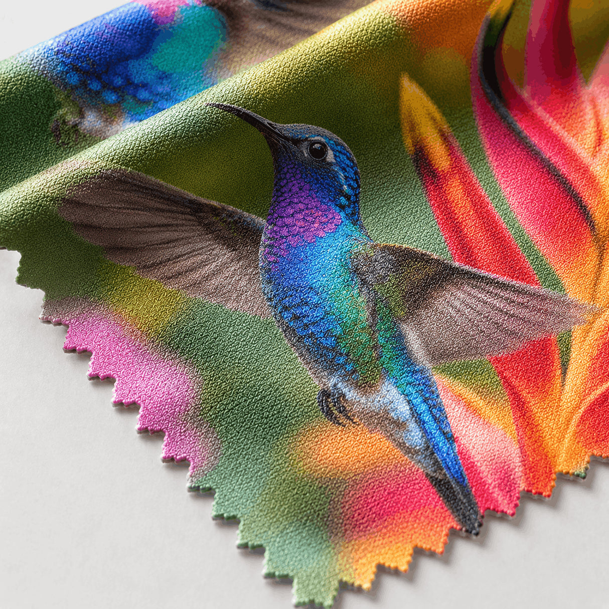 Zoom impression haute définition lingette colibris microfibre