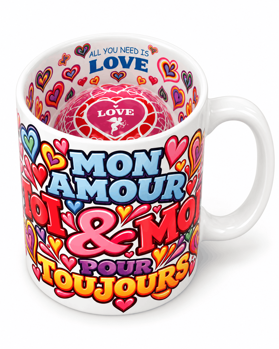 Mug amour vue du dessus avec l’intérieur décoré de cœurs, All you need is LOVE et cœur Cupidon au fond