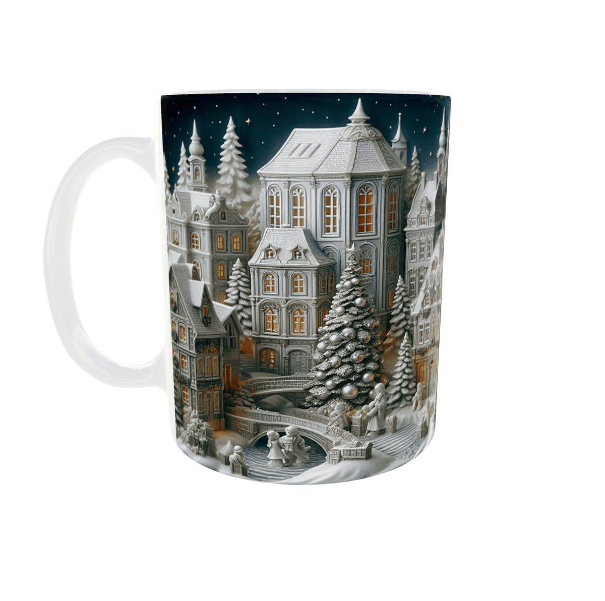 Mug de Noël village enneigé vu côté anse gauche : sapin décoré, petit pont de pierre, personnages et maisons de porcelaine en relief