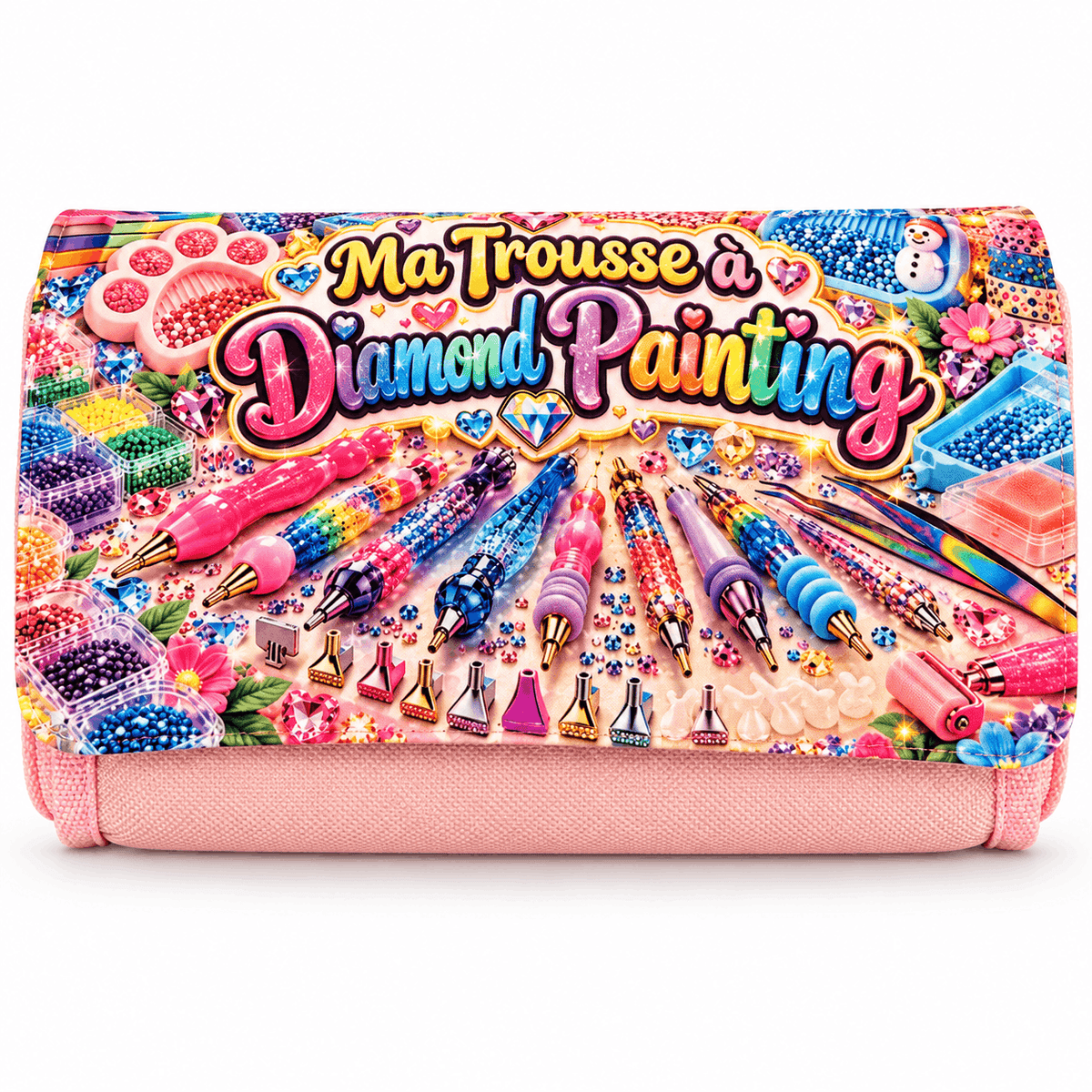 Trousse scolaire rose vue de face, rabat imprimé Ma Trousse à Diamond Painting en couleurs avec stylos applicateurs