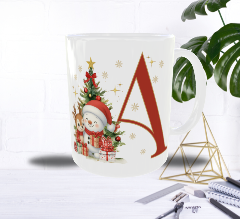 Mug de Noël Personnalisé – Lettre de A à Z avec Bonhomme de Neige & Renne