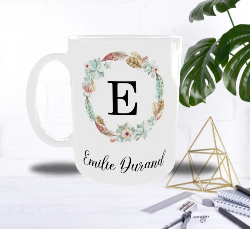 Mug Personnalisé Initiale & Prénom – Couronne Florale Élégante