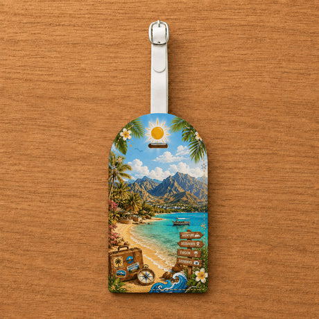 Étiquette bagage recto imprimé – design évasion tropicale plage dorée et montagnes – simili cuir forme arc fond bois