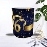 Mug “2026” Bleu Nuit & Or – Étoiles, Ruban Doré et Nœud Chic (Sublimation)