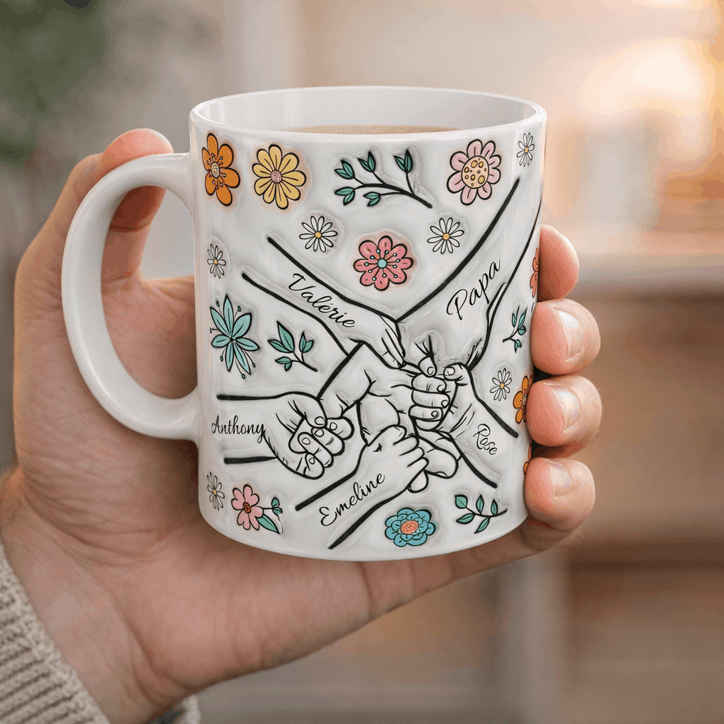mug famille personnalise tenu en main cadeau parent avec prenoms