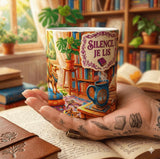 Mug lecture silence je lis tenu dans la main