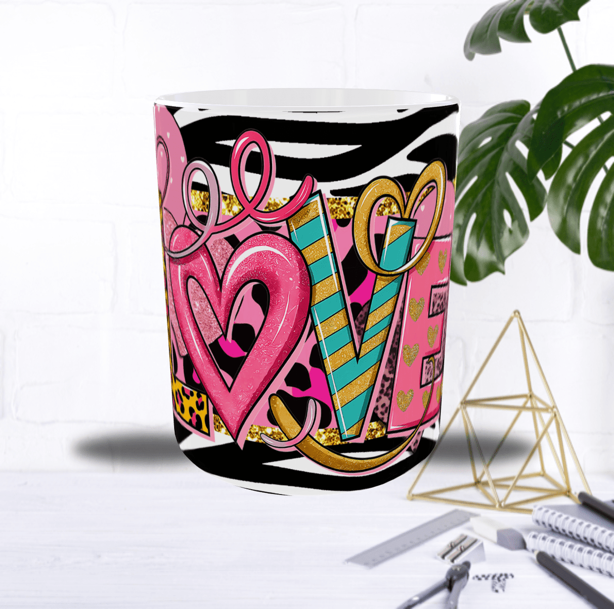 Mug Love Saint-Valentin – Cœurs Roses & Mot “LOVE” Glitter (Sublimation)