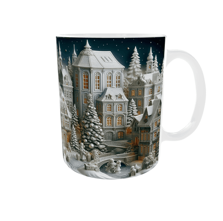 Mug de Noël village enneigé vu côté anse droite : immeuble aux fenêtres lumineuses, sapin de Noël aux boules argentées et pont sur la rivière gelée
