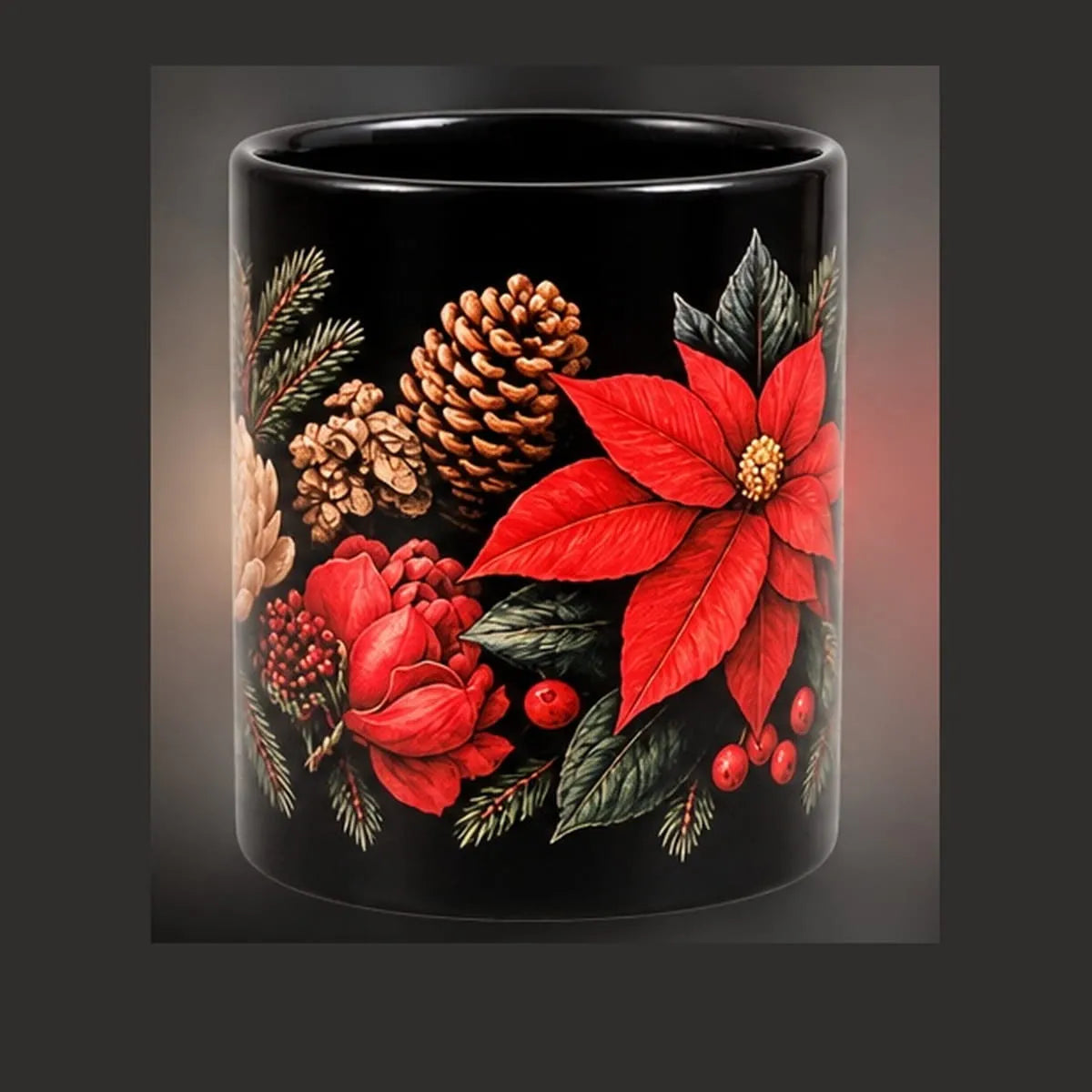 mug noir noel poinsettia rouge et pommes de pin vue de face