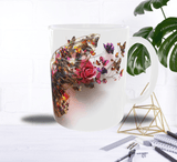 Mug Papillon Floréal – Papillon Éclatant Composé de Fleurs et d’Ailes Colorées