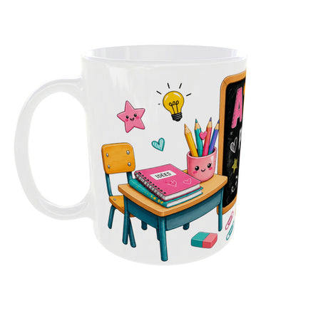 Mug personnalisé ATSEM humour avec prénom sur crayon rose – vue anse à gauche