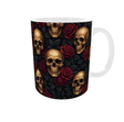 Mug tête de mort dorée entourée de roses rouges et feuillages sombres, mug céramique 11 oz, anse à droite