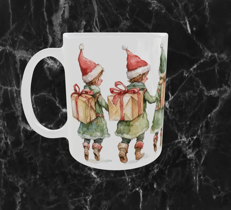 Mug de Noël – Adorables Lutins Porteurs de Cadeaux 🎄