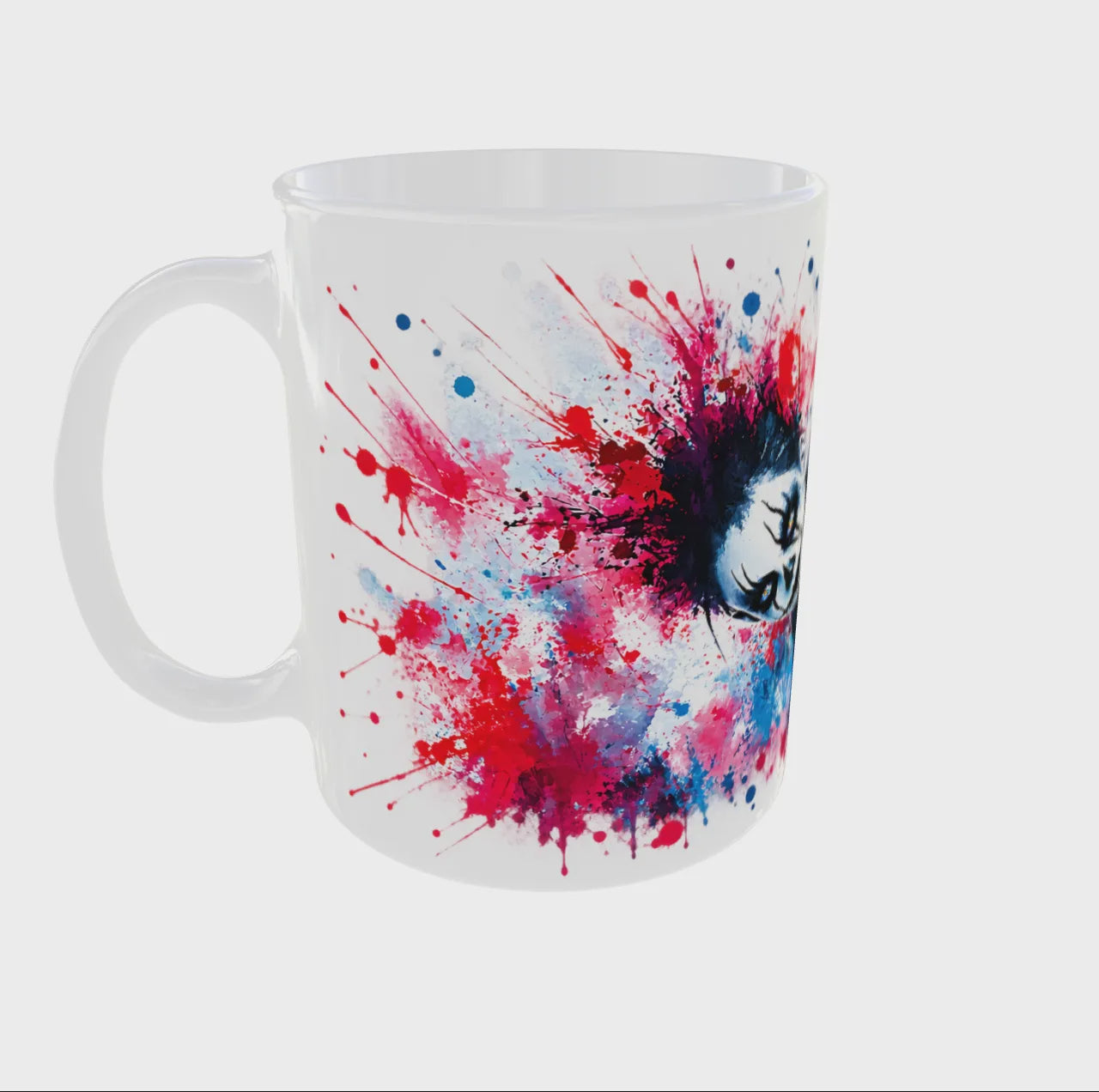 Vidéo 360° du mug Halloween gothique avec clown sombre en aquarelle rouge et bleue imprimé sur tout le tour