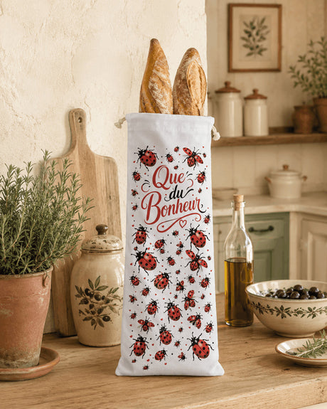 Sac à pain tissu coccinelles rouge et noir dans cuisine provençale