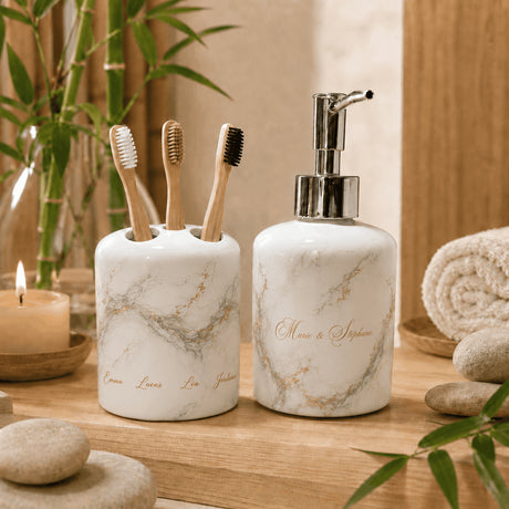 Set salle de bain personnalisé décor marbre et or – distributeur savon et porte-brosse avec prénoms famille