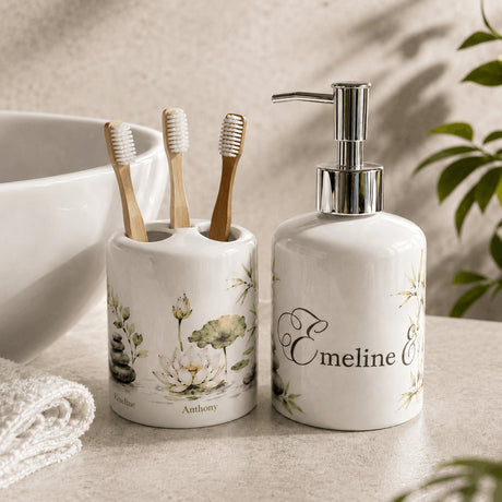 Set salle de bain personnalisé décor zen – porte-brosse 3 emplacements et distributeur savon, bord de lavabo