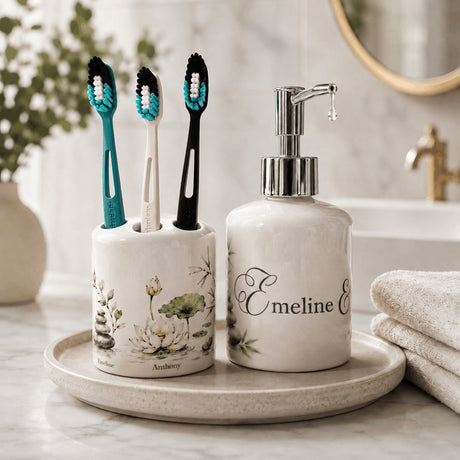 Set salle de bain personnalisé zen sur plateau rond fond marbre – distributeur savon et porte-brosse prénoms famille