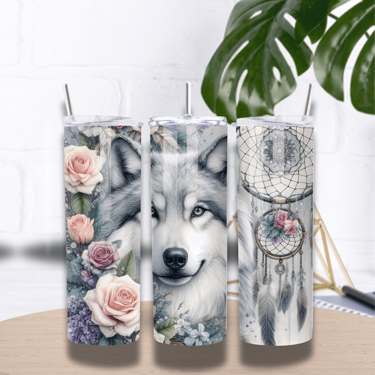 Tumbler 20 oz (591 ml) “Loup Blanc Mystique” – Roses & Attrape-Rêves (Couvercle + Paille)